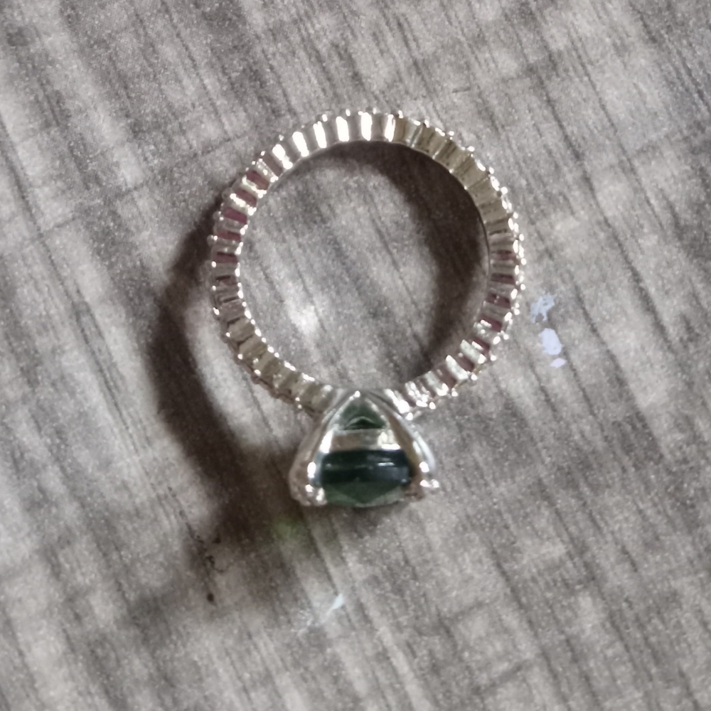 Ring - Picture 5 of 6